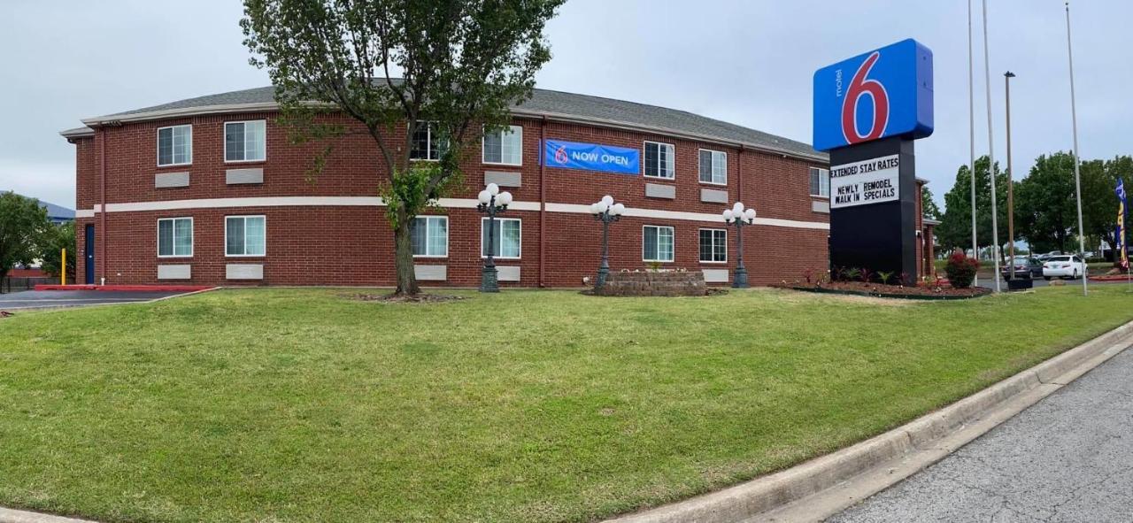 Motel 6 Tulsa, Ok - Central Eksteriør bilde